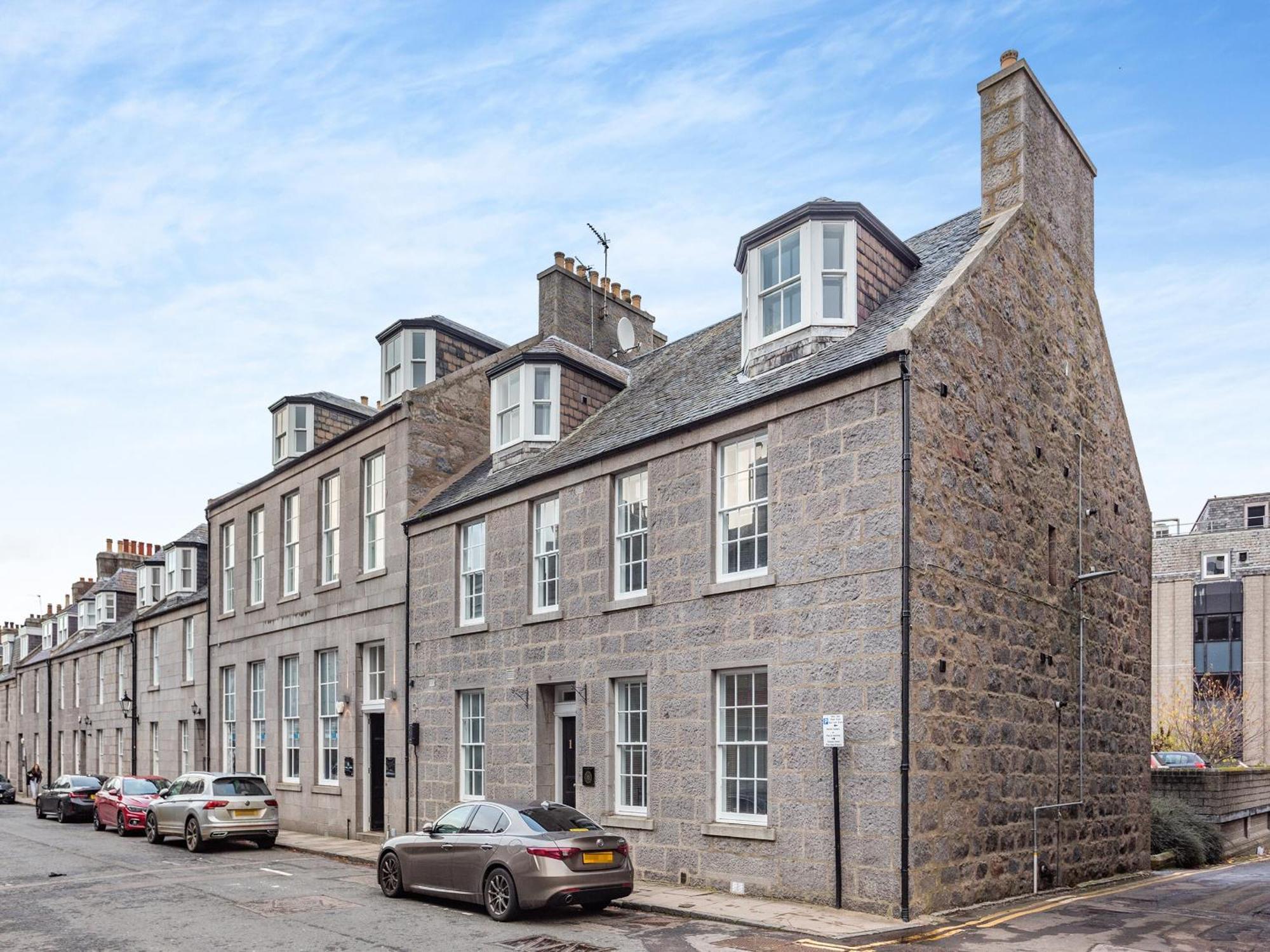 Villa Spire View à Aberdeen Extérieur photo
