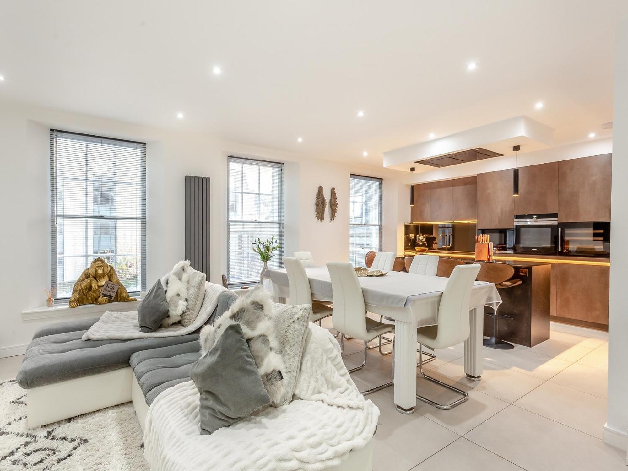 Villa Spire View à Aberdeen Extérieur photo
