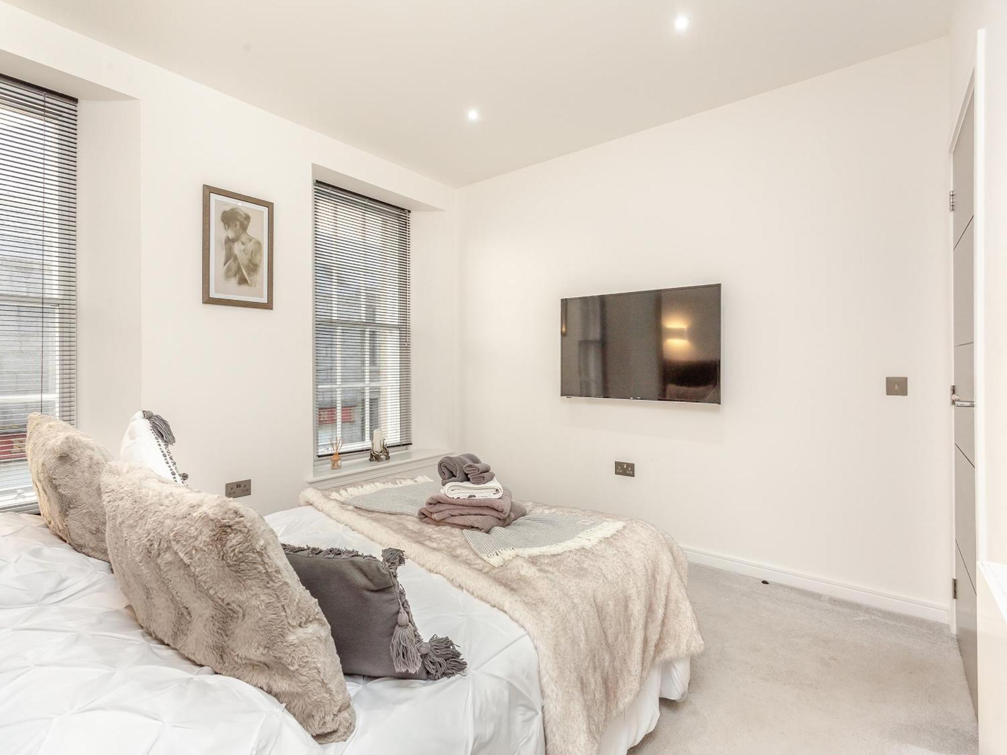 Villa Spire View à Aberdeen Extérieur photo